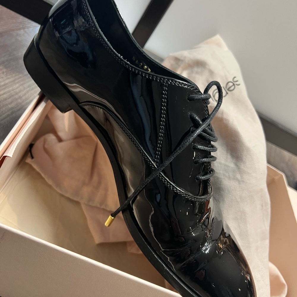 Used a couple of times. shoes run small in size 8